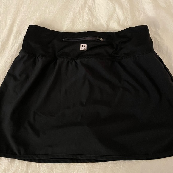 NWOT, Black, Huk Athletic Skort Size M - Picture 4 of 6